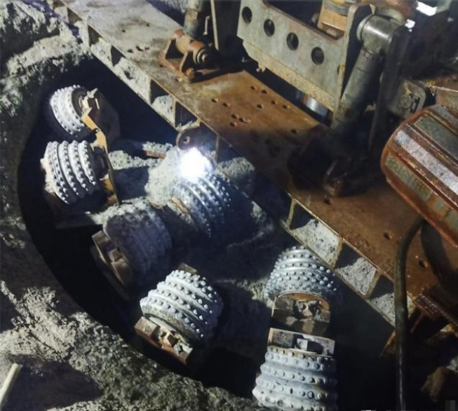 反井鉆機(jī)施工直徑，天井鉆機(jī)施工深度，金礦斜井天井鉆機(jī)施工方案